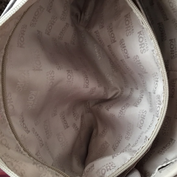 Michael Kors leather cross body - Picture 7 of 7